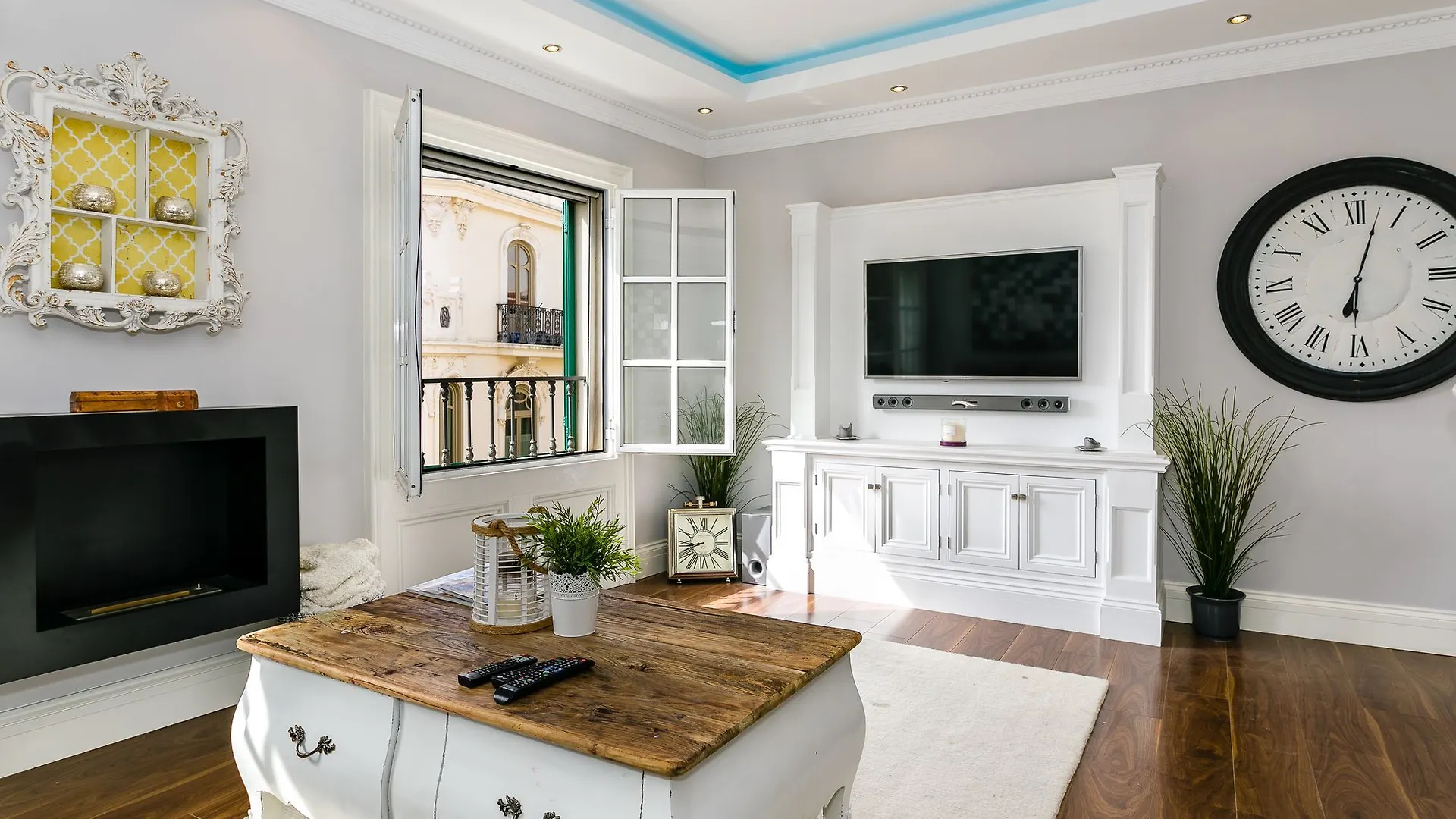 3 Bedrooms Luxury Penthouse With Views. The Best Location In Málaga